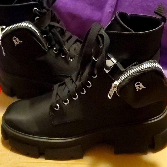 Steve Madden Shoes - Women's Steve Madden Combat Boots size 10